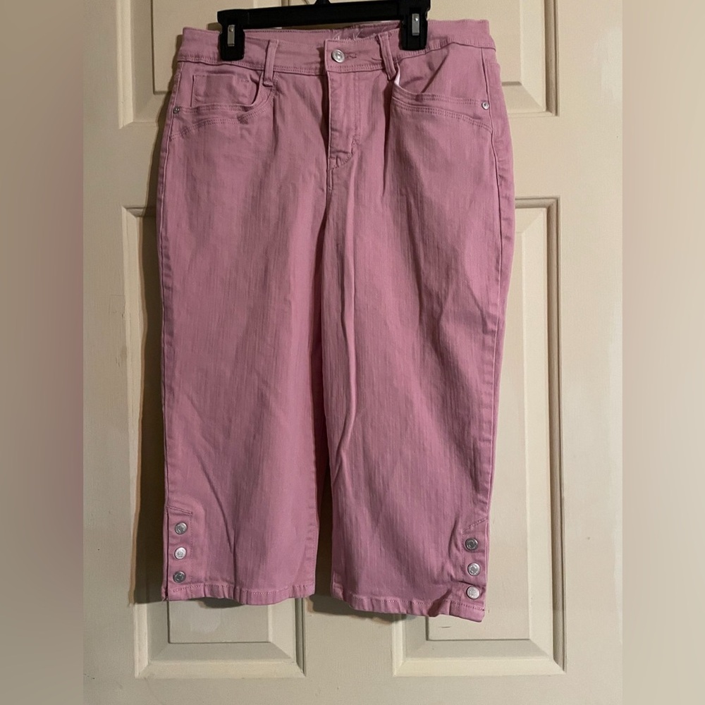 Gloria Vanderbilt Pink Capris